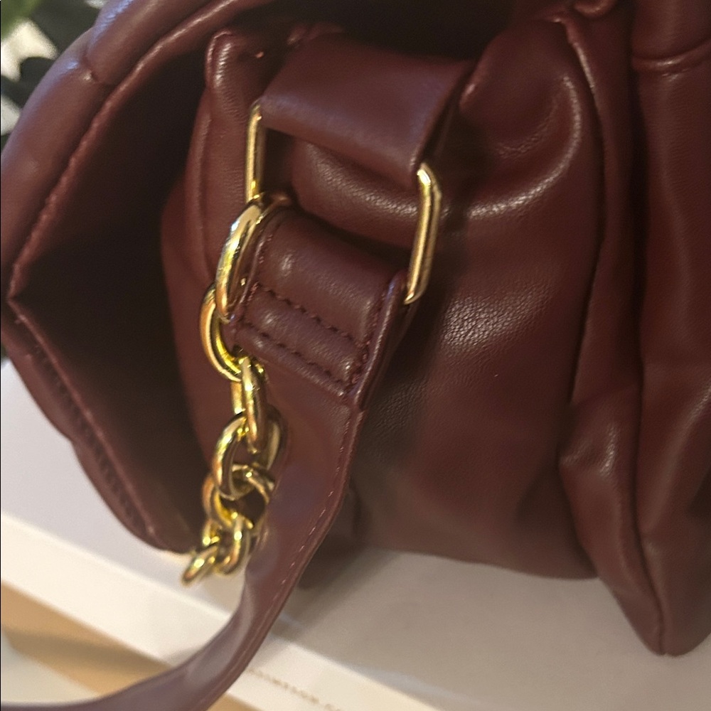 Primark Burgundy Shoulder Bag with Gold Chain NWOT - Picture 2 of 7